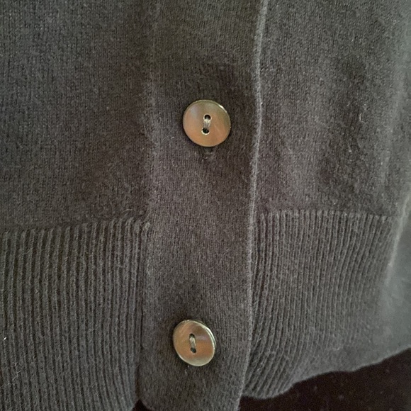 Gap Cropped Button Down Cardigan 3/4 Sleeve - Picture 2 of 6